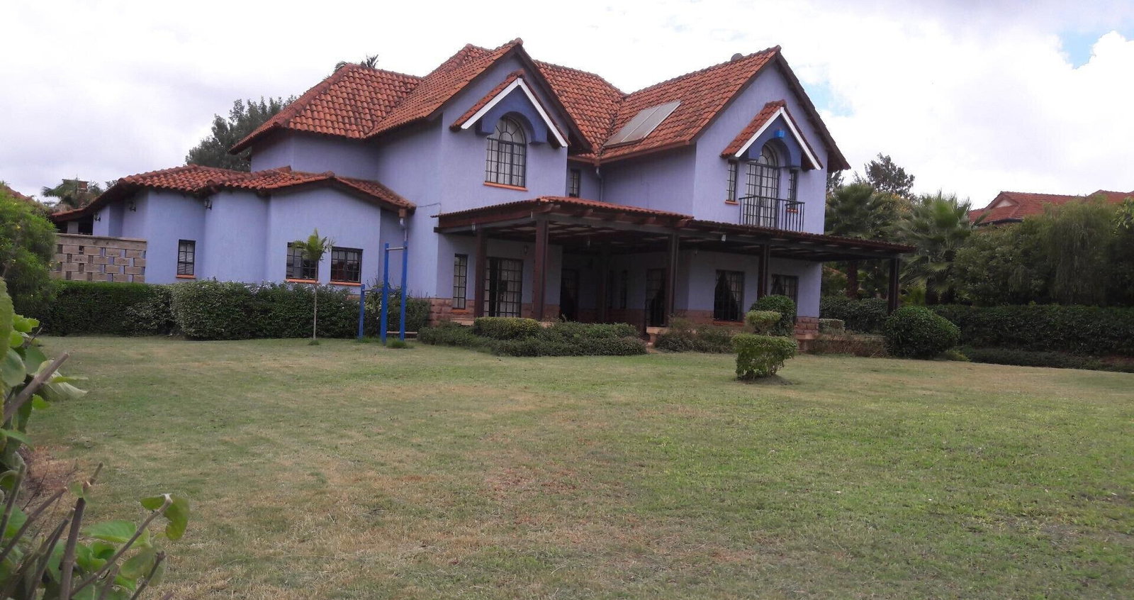 Half-Acre 5BR All-Ensuite with Fireplace & DSQ - Runda