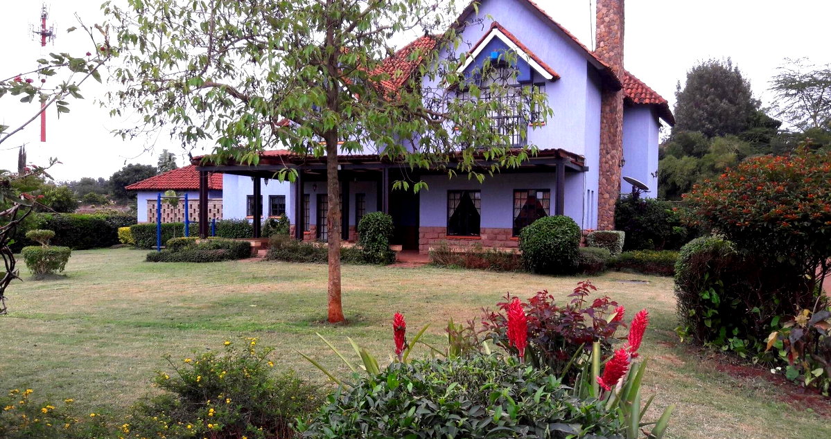 Half-Acre 5BR All-Ensuite with Fireplace & DSQ - Runda
