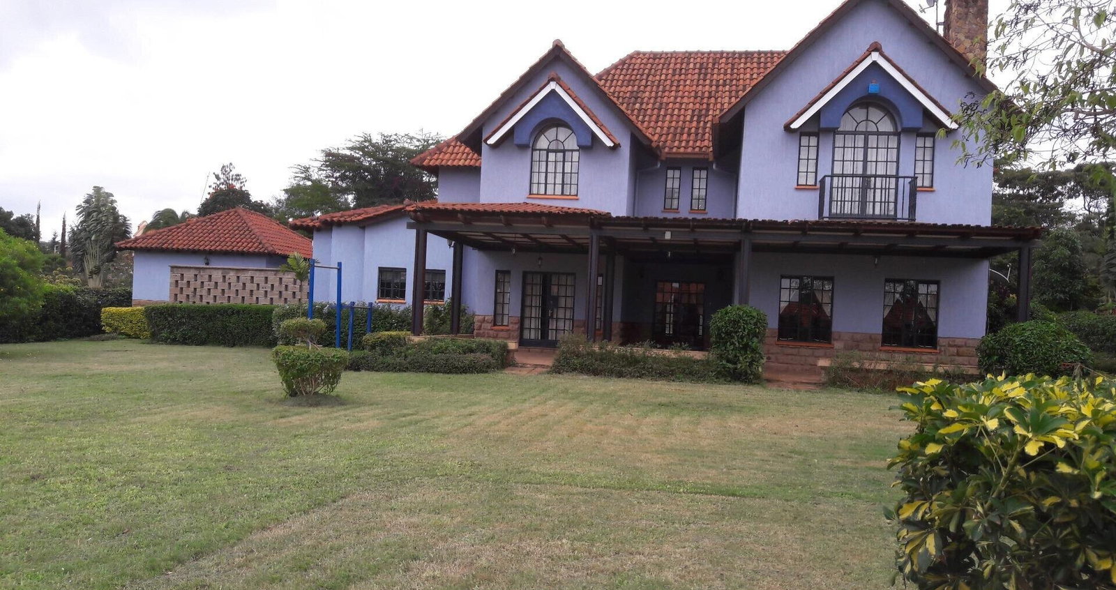 Half-Acre 5BR All-Ensuite with Fireplace & DSQ - Runda