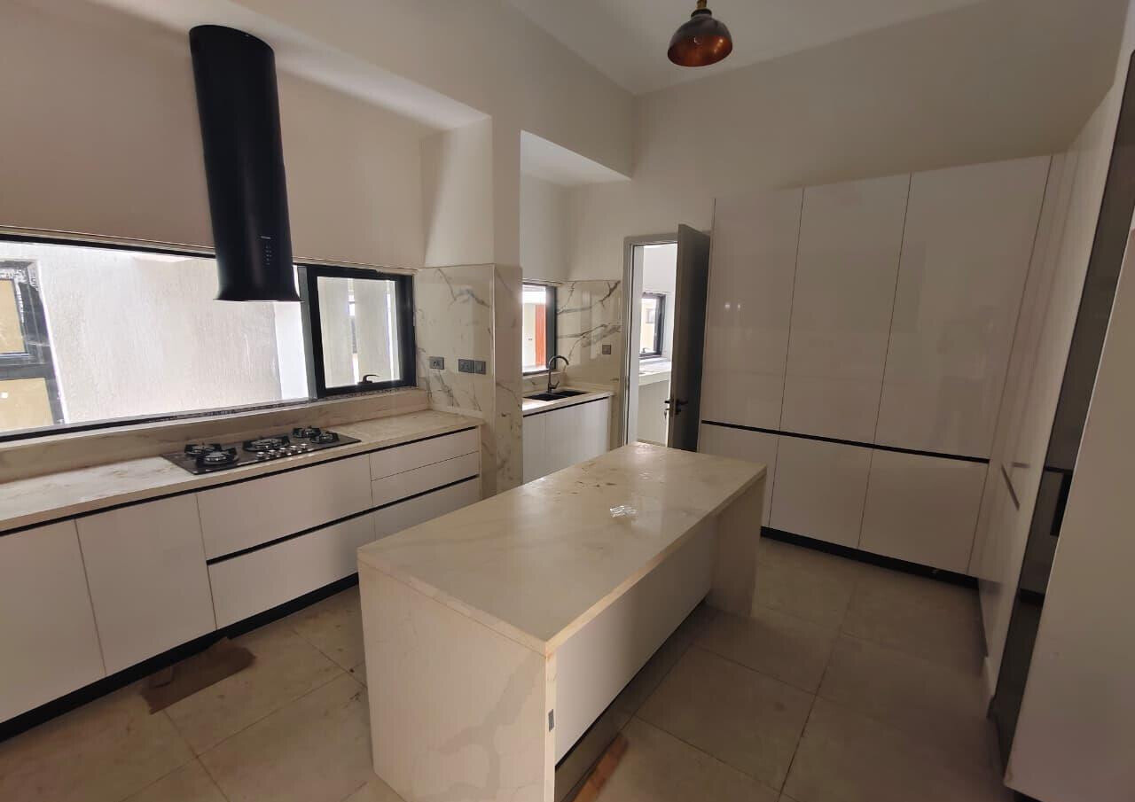 5-Ensuite Villas with 3 Balconies & Mature Garden - Lavington