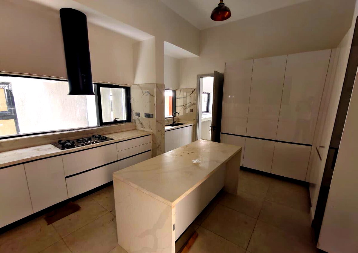 5-Ensuite Villas with 3 Balconies & Mature Garden - Lavington