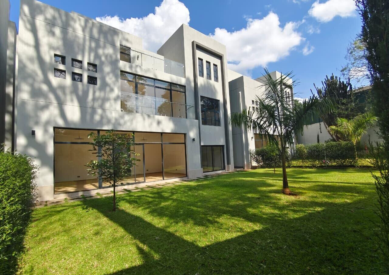 5-Ensuite Villas with 3 Balconies & Mature Garden - Lavington
