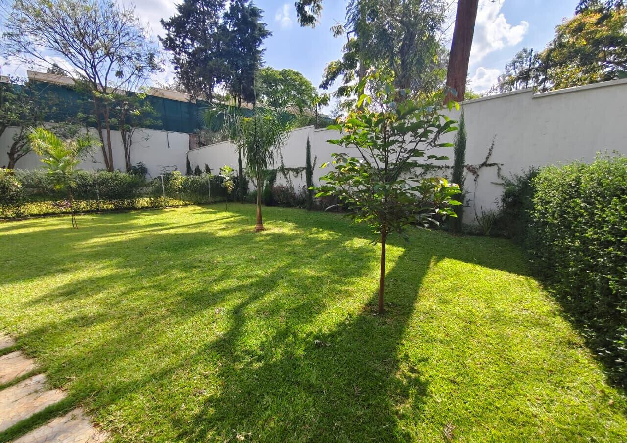 5-Ensuite Villas with 3 Balconies & Mature Garden - Lavington