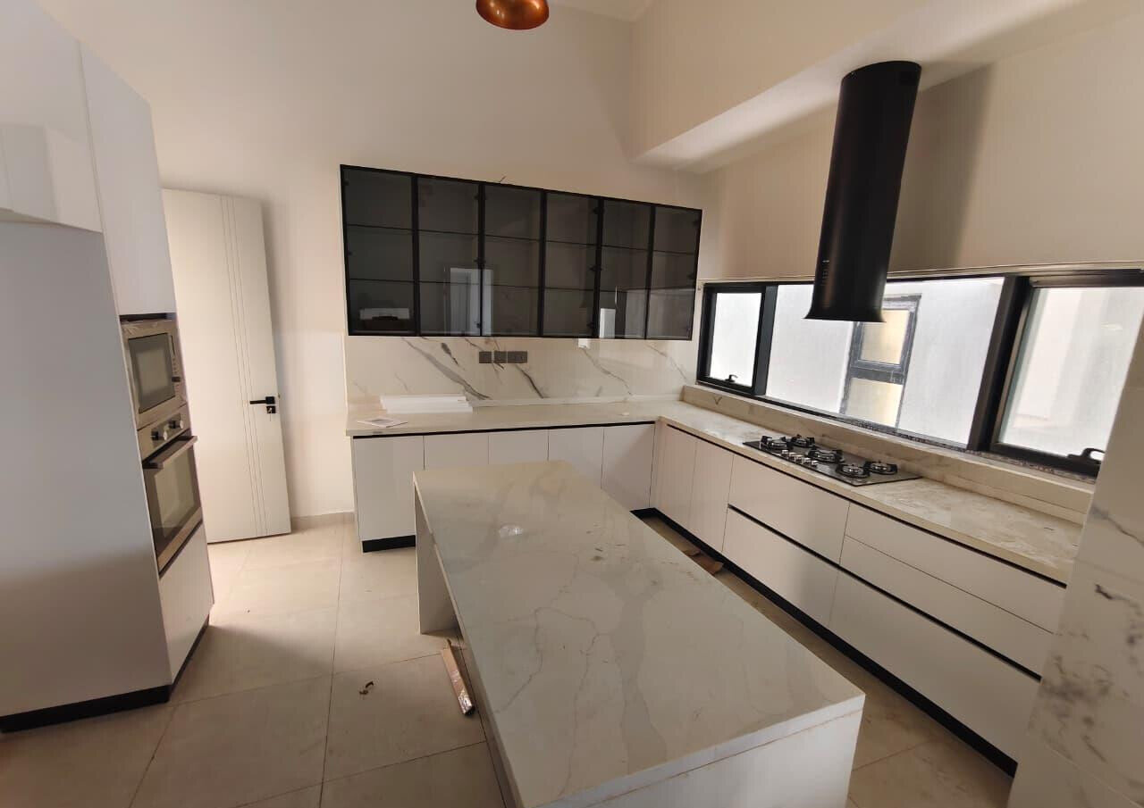 5-Ensuite Villas with 3 Balconies & Mature Garden - Lavington