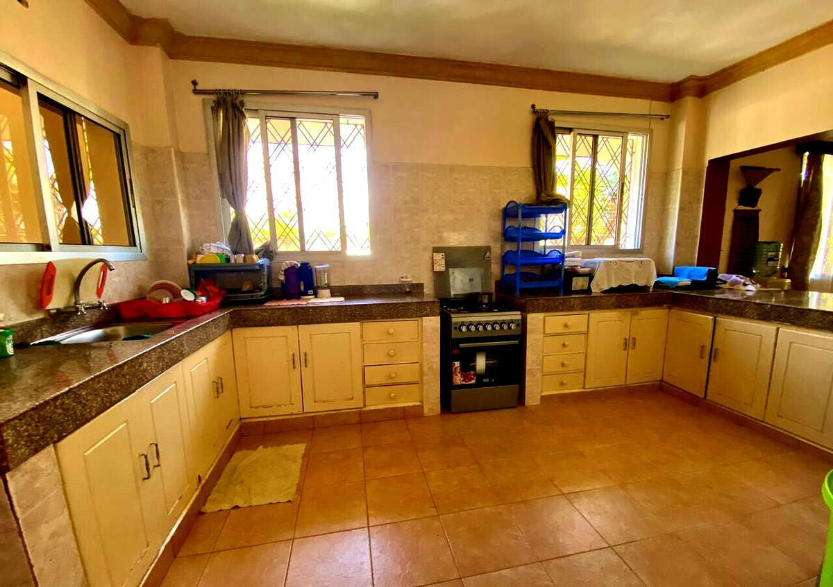 4-Bedroom Townhouse in a 4-Unit Compound on Links Road - Nyali