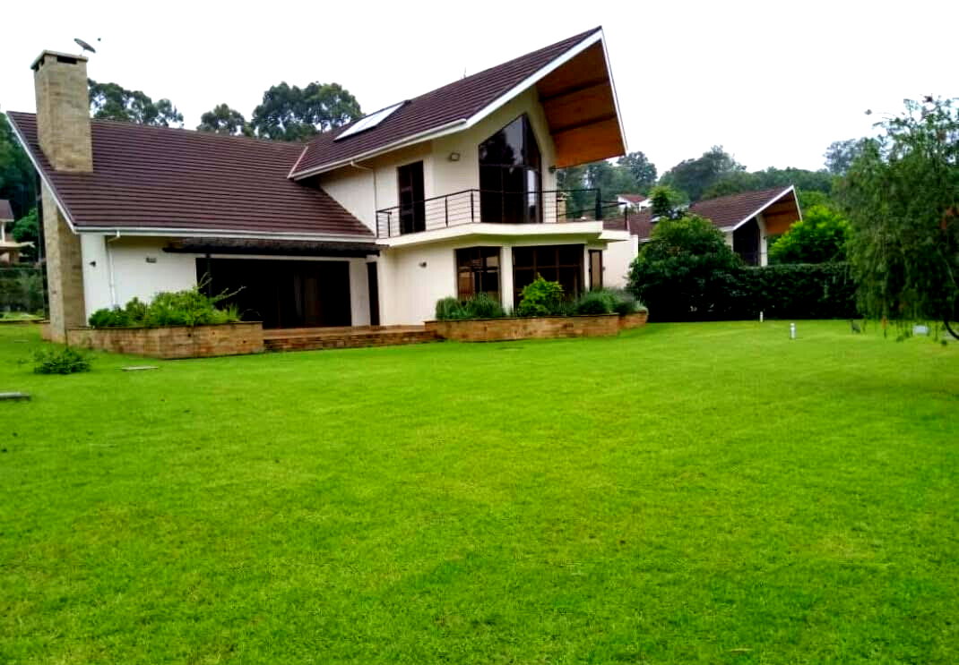 4BR All-Ensuite Townhouse with DSQ on Half-Acre – Karen Miotoni