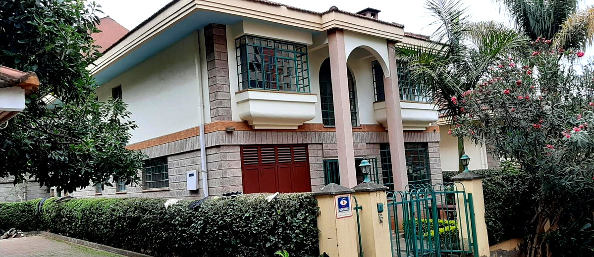 4-Ensuite Townhouse with Private Garden & Fireplace - Westlands