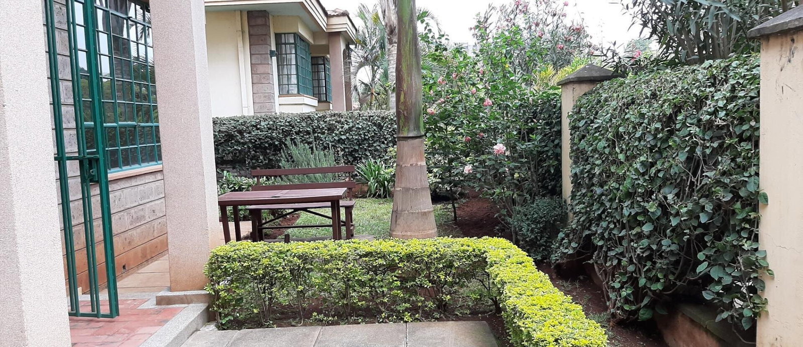 4-Ensuite Townhouse with Private Garden & Fireplace - Westlands