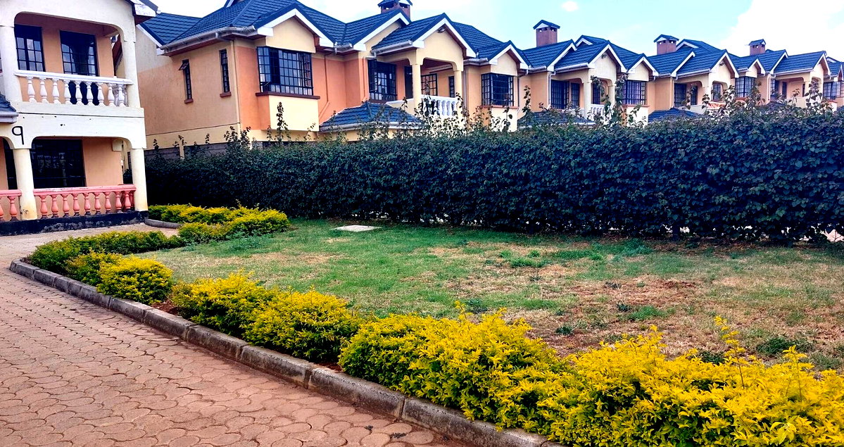4BR Townhouse with Private Gate & Pool Access - Matasia