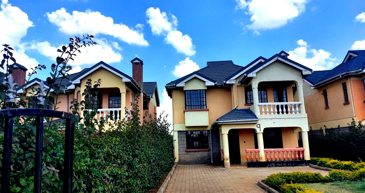 4BR Townhouse with Private Gate & Pool Access - Matasia