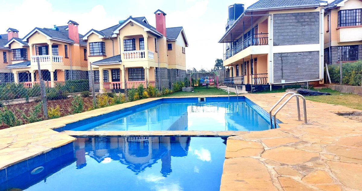 4BR Townhouse with Private Gate & Pool Access - Matasia