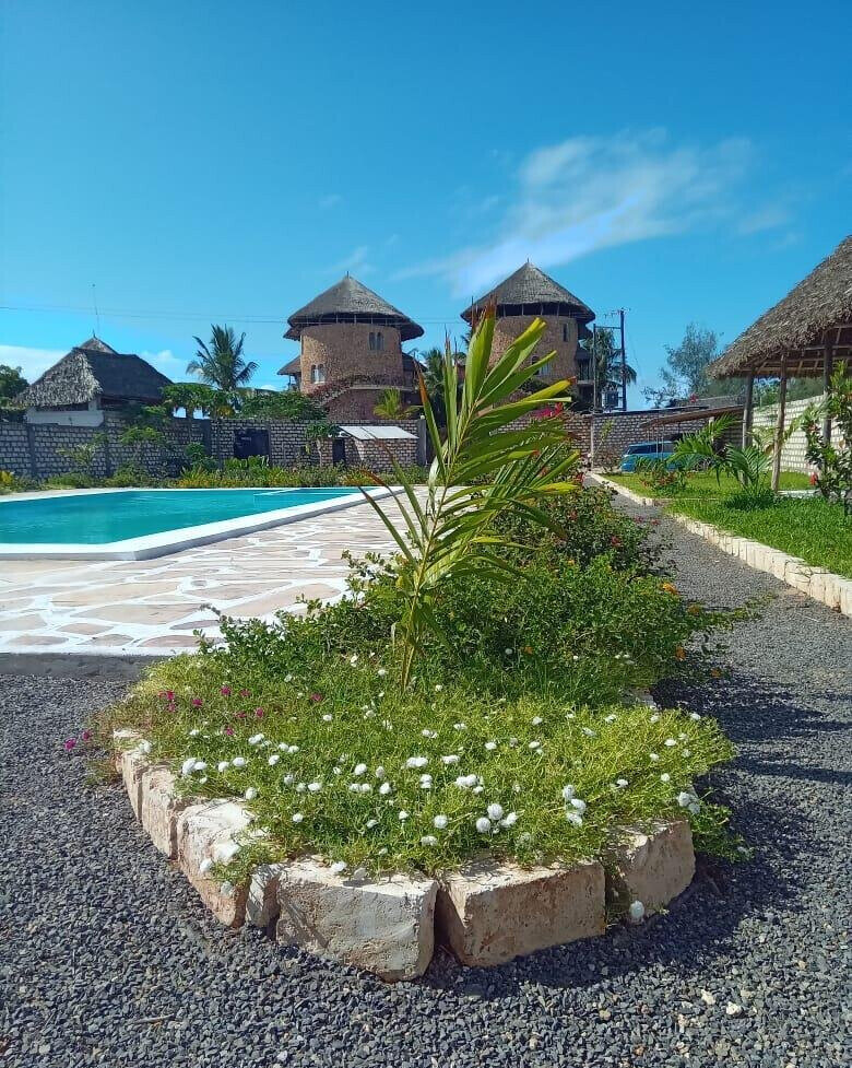 3BR All-Ensuite Villa with Pool, 1-Min Walk to Watamu Beach
