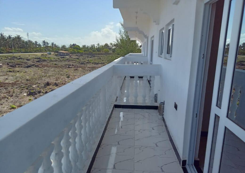 3BR All-Ensuite Villa with Pool, 1-Min Walk to Watamu Beach