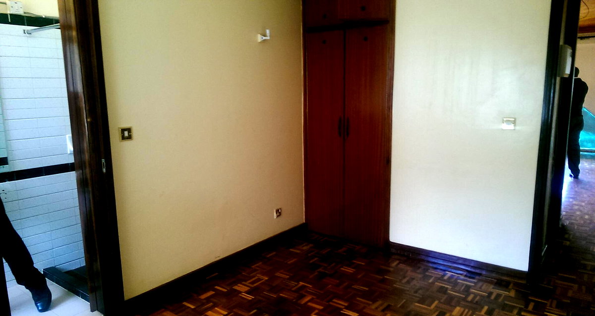 4BR Maisonette with Walk-in Closet & Balcony - Parklands