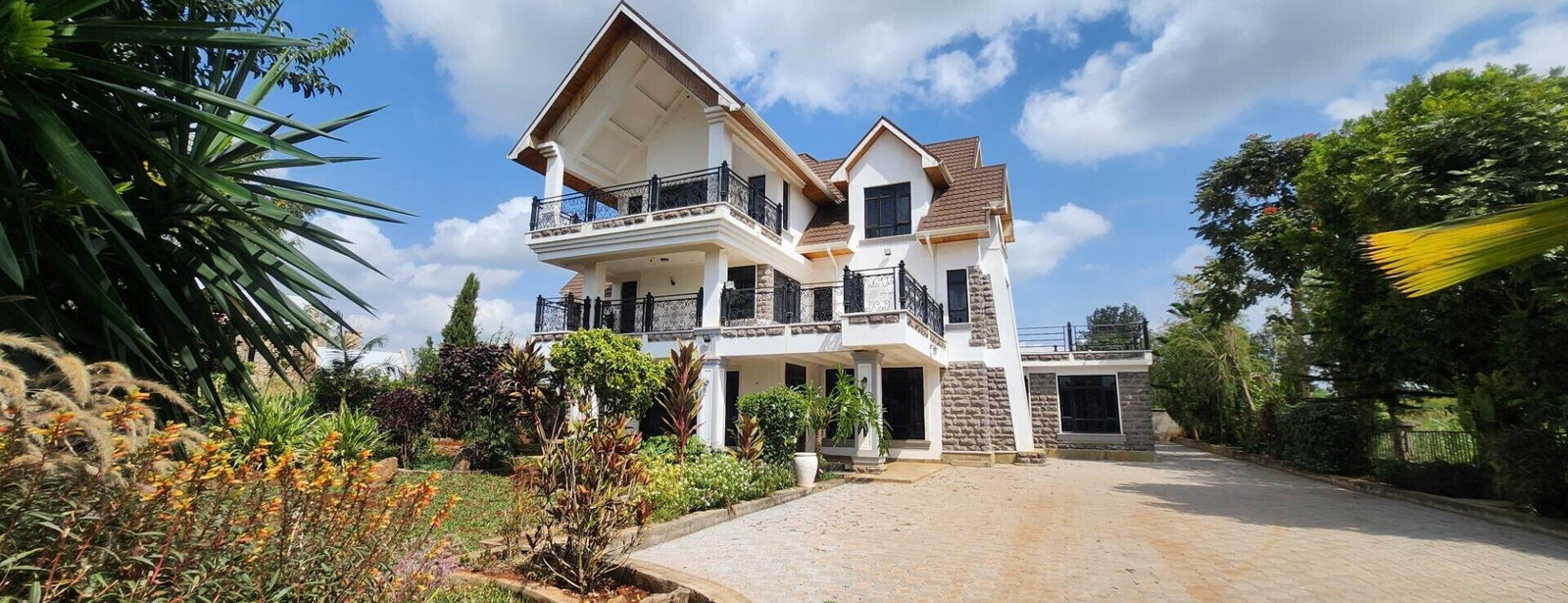 5BR All-Ensuite Villa with Jacuzzi & Golf Views - Thika Greens