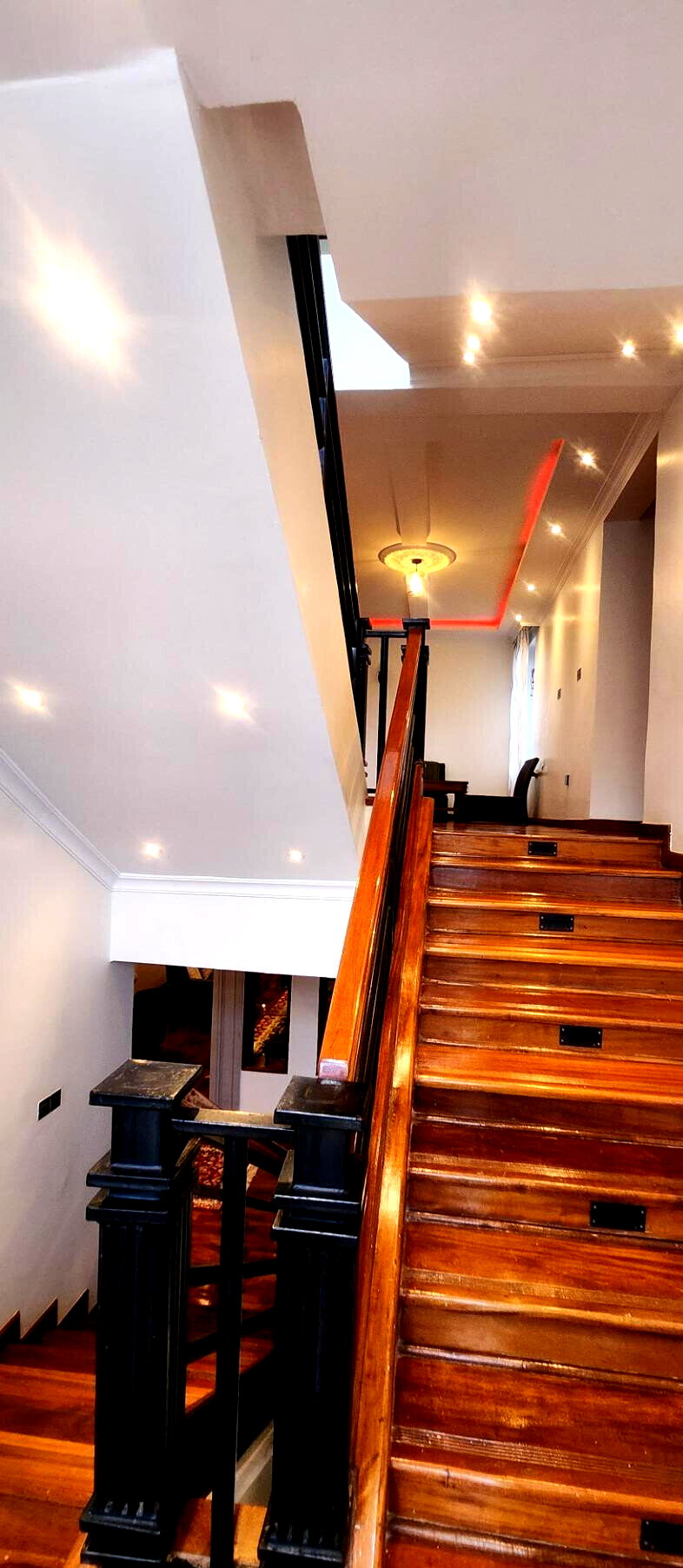5BR All-Ensuite Villa with Jacuzzi & Golf Views - Thika Greens