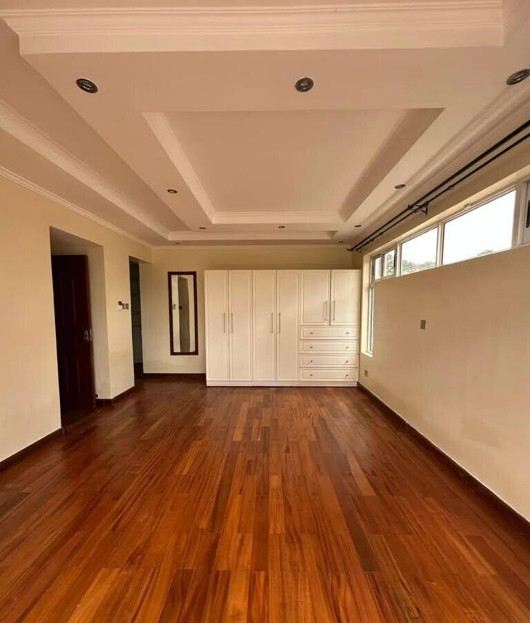 3-Level 5-Ensuite Townhouse with Jacuzzi & Gym - Lavington