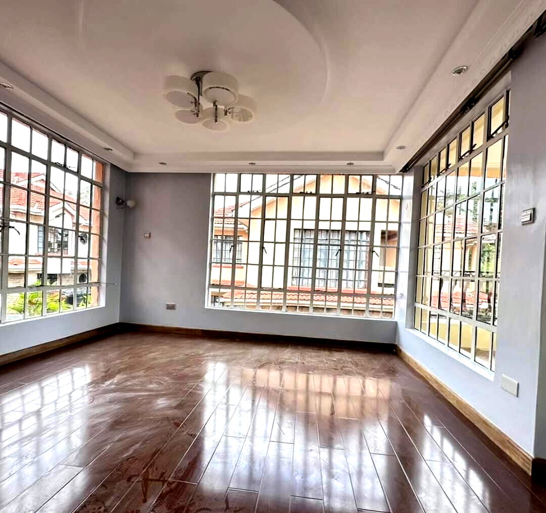 5-Ensuite Townhouse with Fireplace & Staff Quarters - Lavington