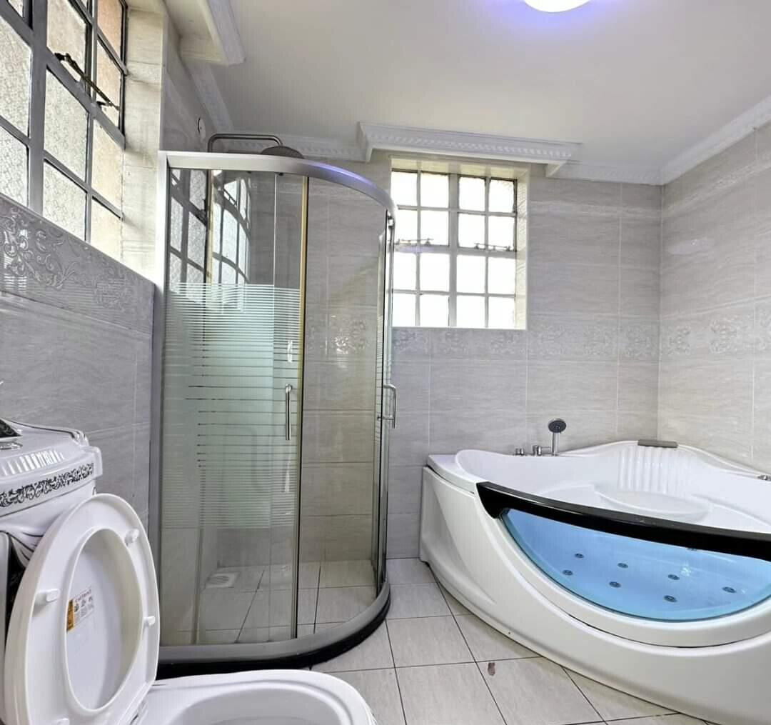 5-Ensuite Townhouse with Fireplace & Staff Quarters - Lavington