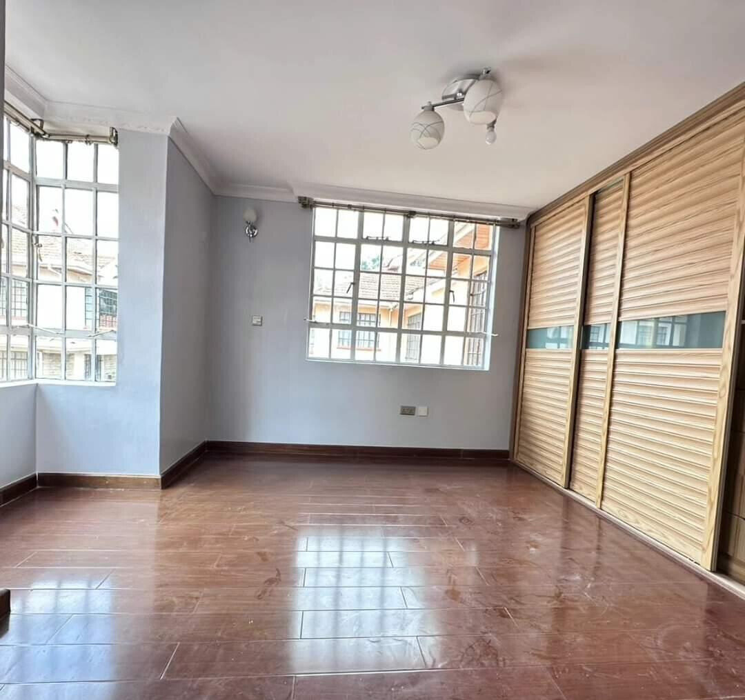 5-Ensuite Townhouse with Fireplace & Staff Quarters - Lavington