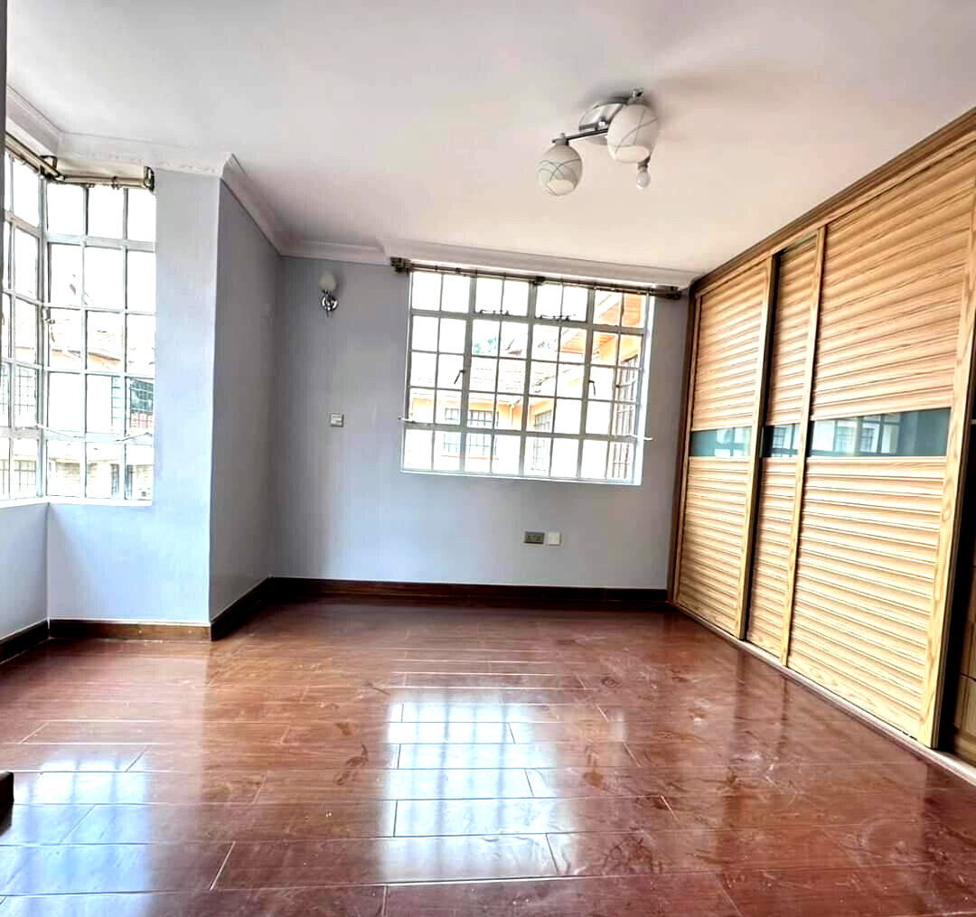 5-Ensuite Townhouse with Fireplace & Staff Quarters - Lavington
