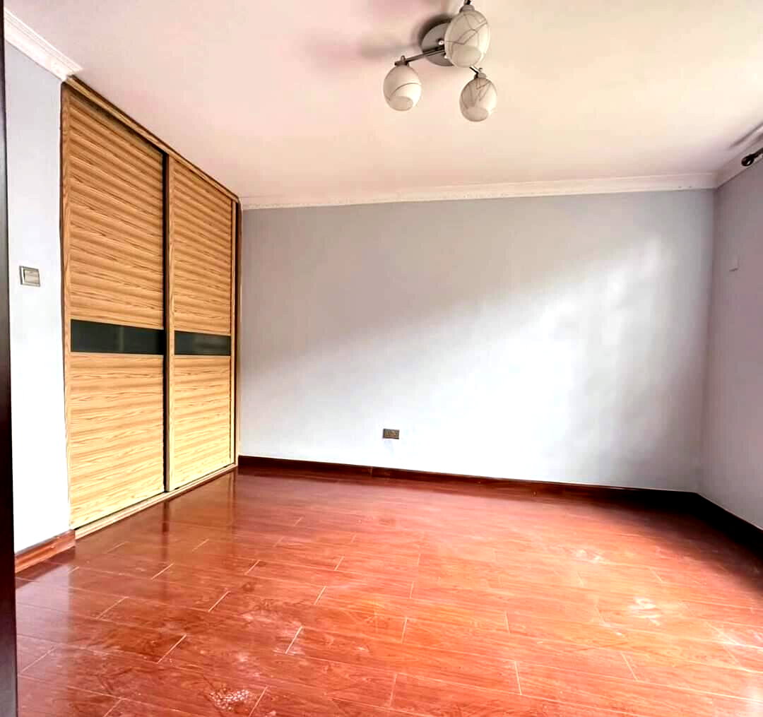 5-Ensuite Townhouse with Fireplace & Staff Quarters - Lavington