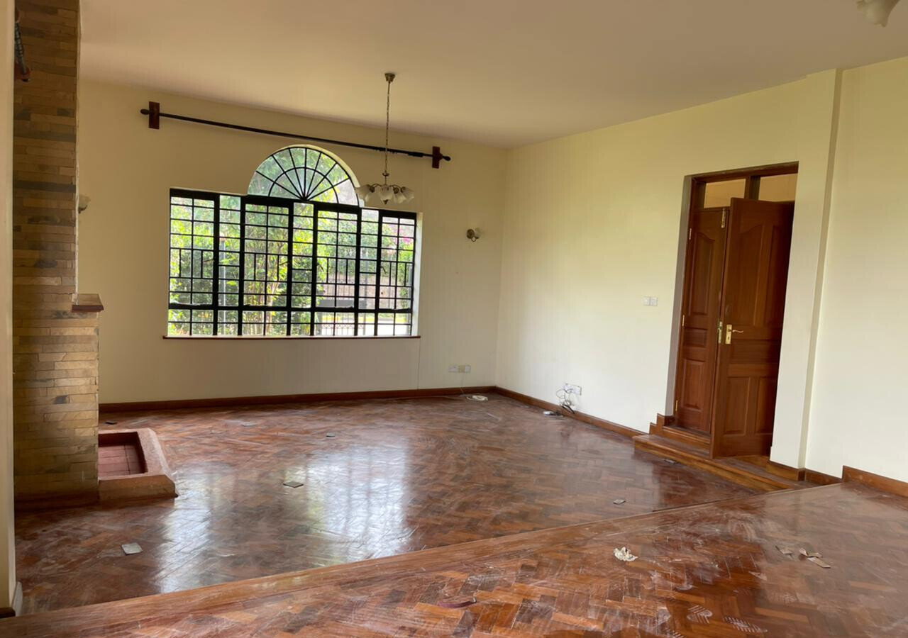 4 En-Suite Townhouse with Wrap-Around Garden & Pool - Kitisuru