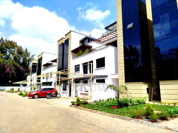 4bdrm Townhouse/Terrace in Convent Drive, Muthangari for sale