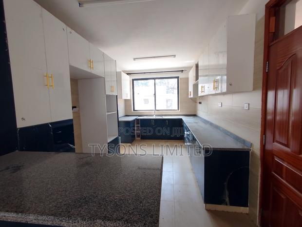 4bdrm Townhouse/Terrace in Convent Drive, Muthangari for sale