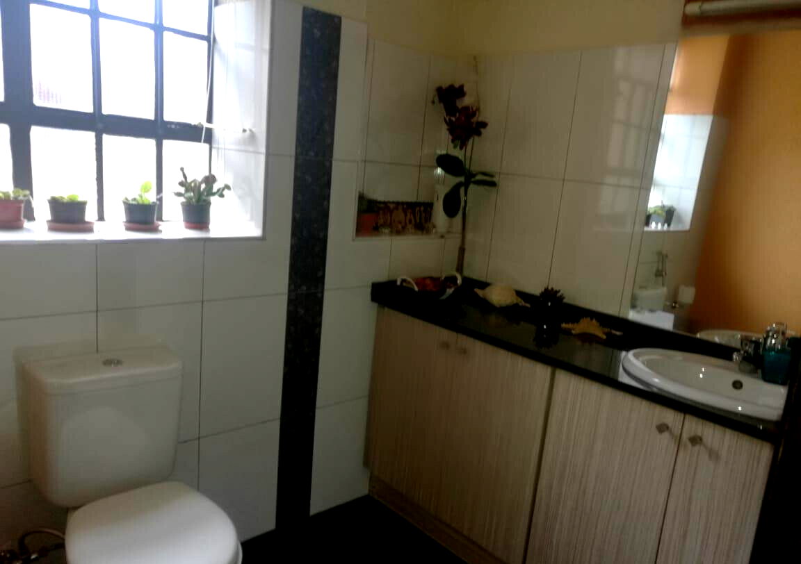 5-Ensuite Townhouse with Solar & LED Lighting - Lavington