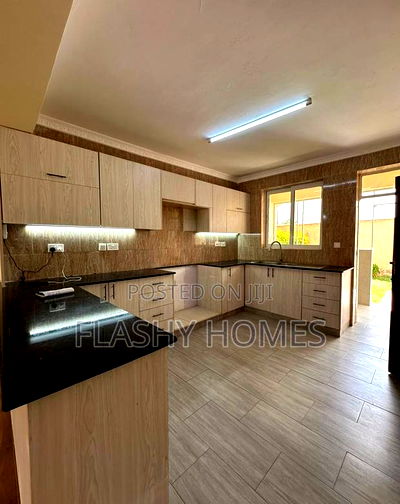 4bdrm House in Katani for sale - Image 4