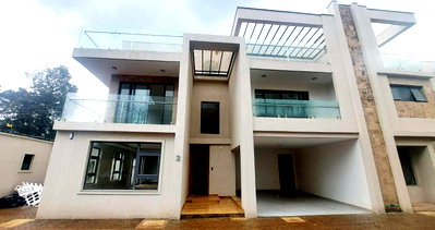 6BR Townhouse with Rooftop Lounge & Gym - Lavington