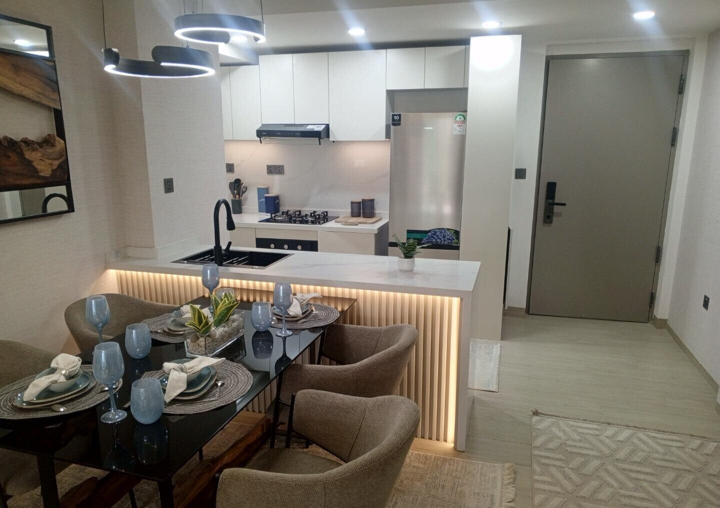 2BR with Gym, Pool & Rooftop Lounge - Westlands