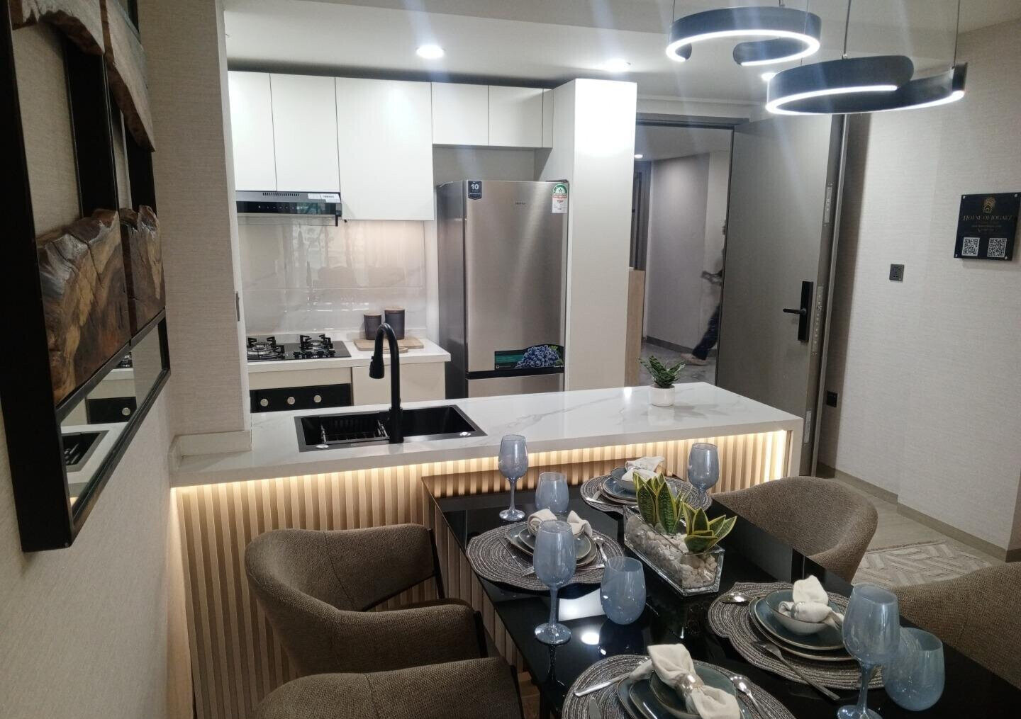 2BR with Gym, Pool & Rooftop Lounge - Westlands
