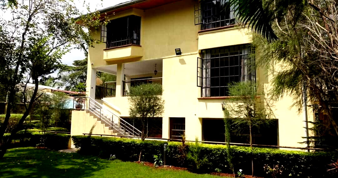 5-Ensuite Townhouse with DSQ & Solar Heating - Lavington Gated Community
