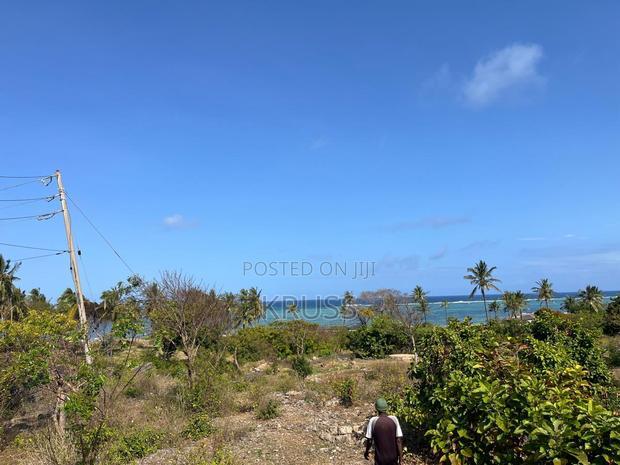 1.25 Acre Beach Plot for Sale in Kikambala Ls203