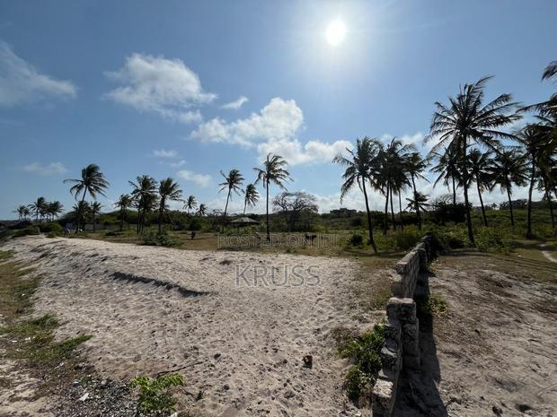 1.25 Acre Beach Plot for Sale in Kikambala Ls203