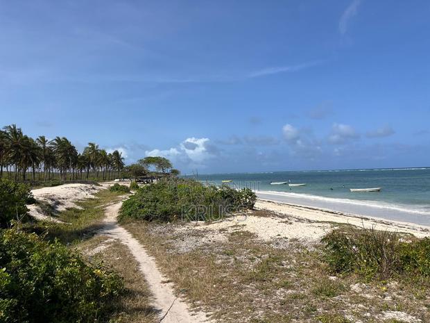 1.25 Acre Beach Plot for Sale in Kikambala Ls203