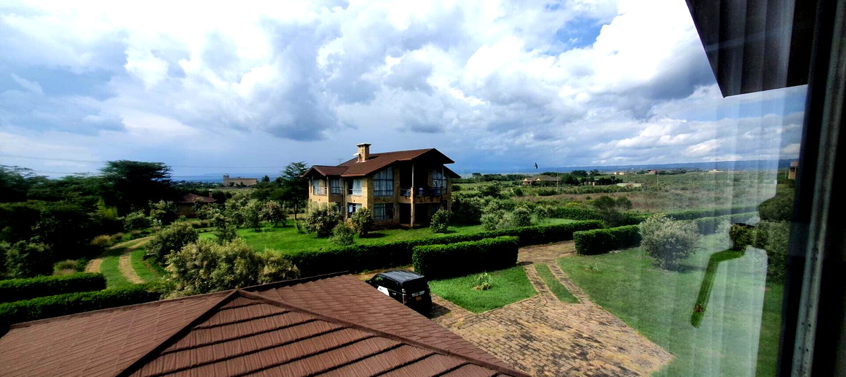 4BR Kedong Villa with Lake Naivasha Views - Award-Winning Design