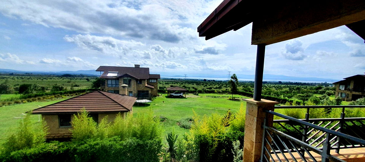 4BR Kedong Villa with Lake Naivasha Views - Award-Winning Design