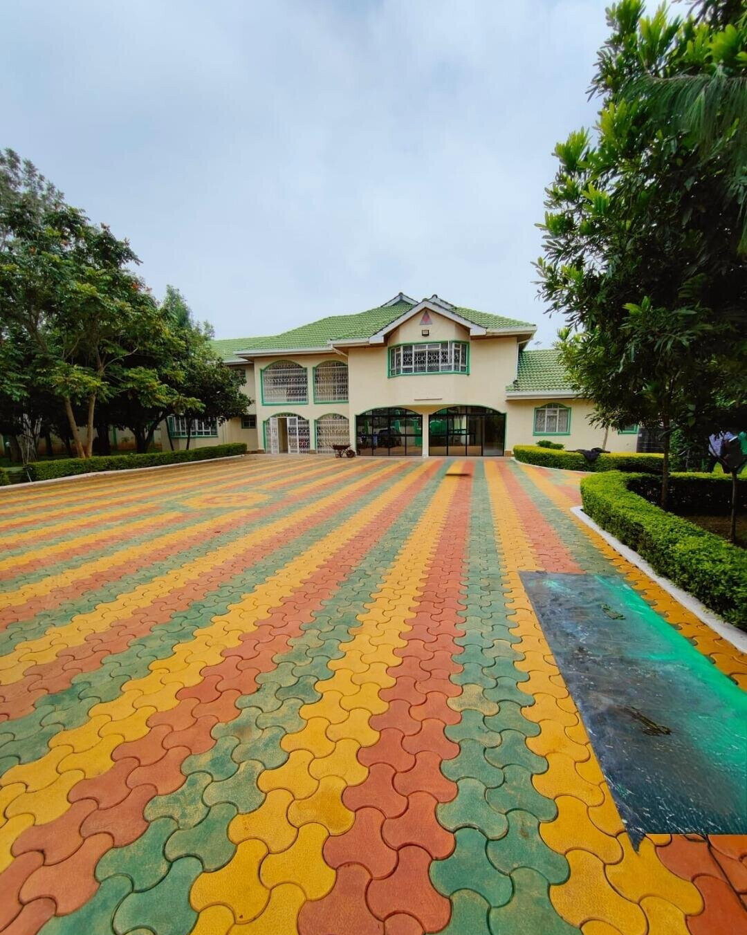 5BR Villa with DSQ & All-Ensuite Rooms – Kerarapon, Nairobi