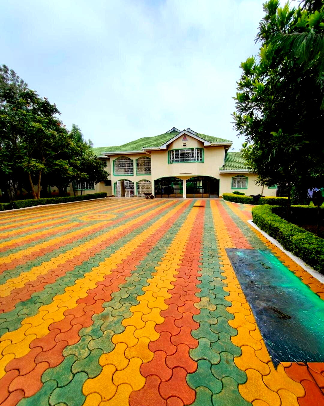 5BR Villa with DSQ & All-Ensuite Rooms – Kerarapon, Nairobi