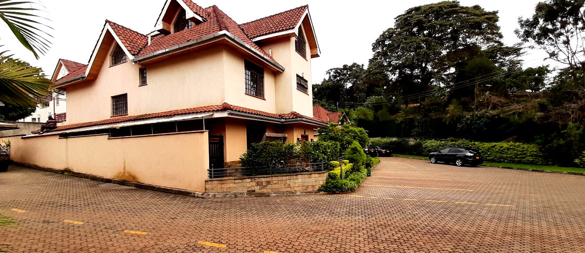 5-Ensuite Townhouse with Private Garden & Study - Lavington