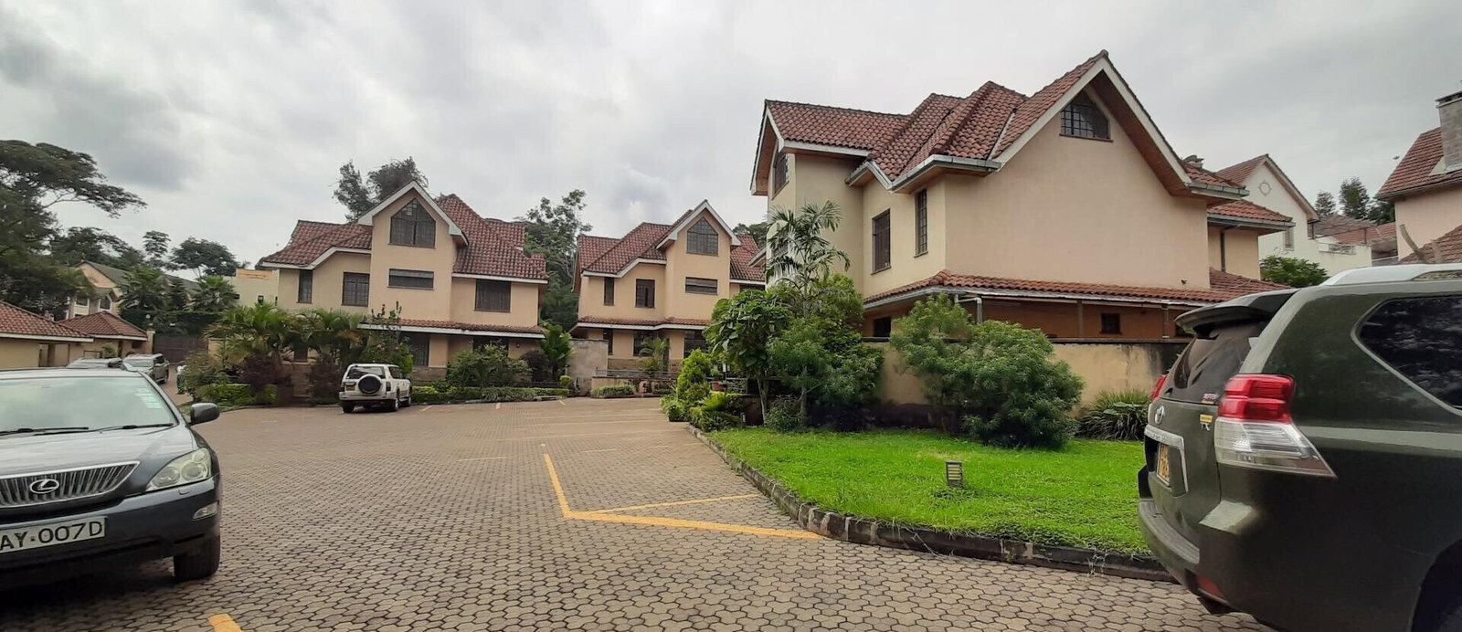 5-Ensuite Townhouse with Private Garden & Study - Lavington