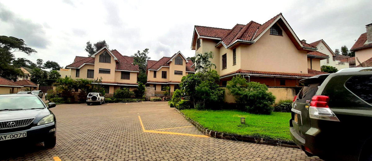 5-Ensuite Townhouse with Private Garden & Study - Lavington