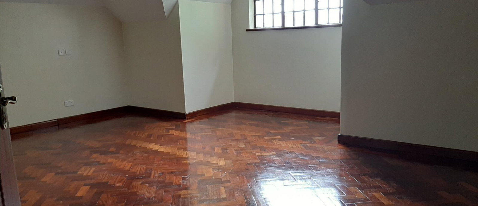5-Ensuite Townhouse with Private Garden & Study - Lavington