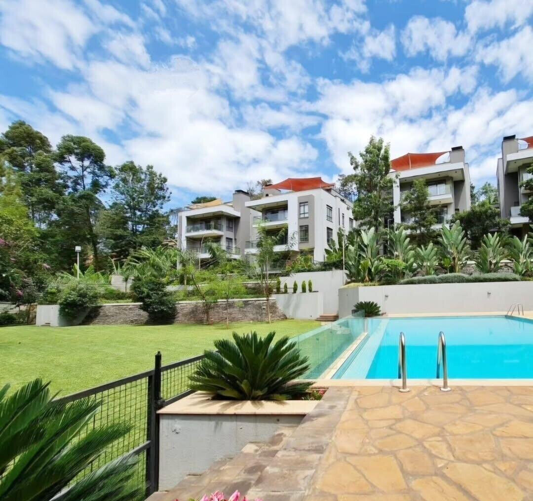 5 En-Suite Townhouse with Private Garden & Pool Access - Kitisuru