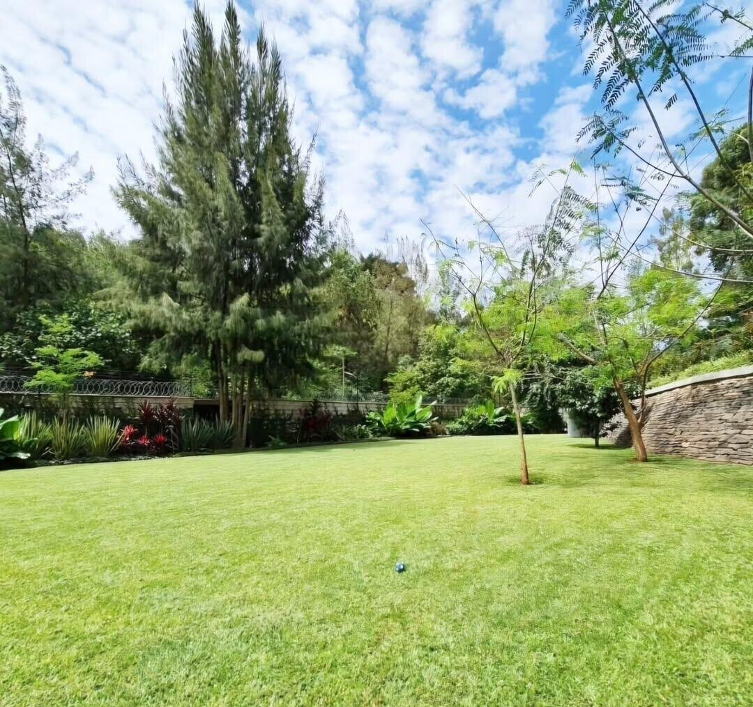 5 En-Suite Townhouse with Private Garden & Pool Access - Kitisuru