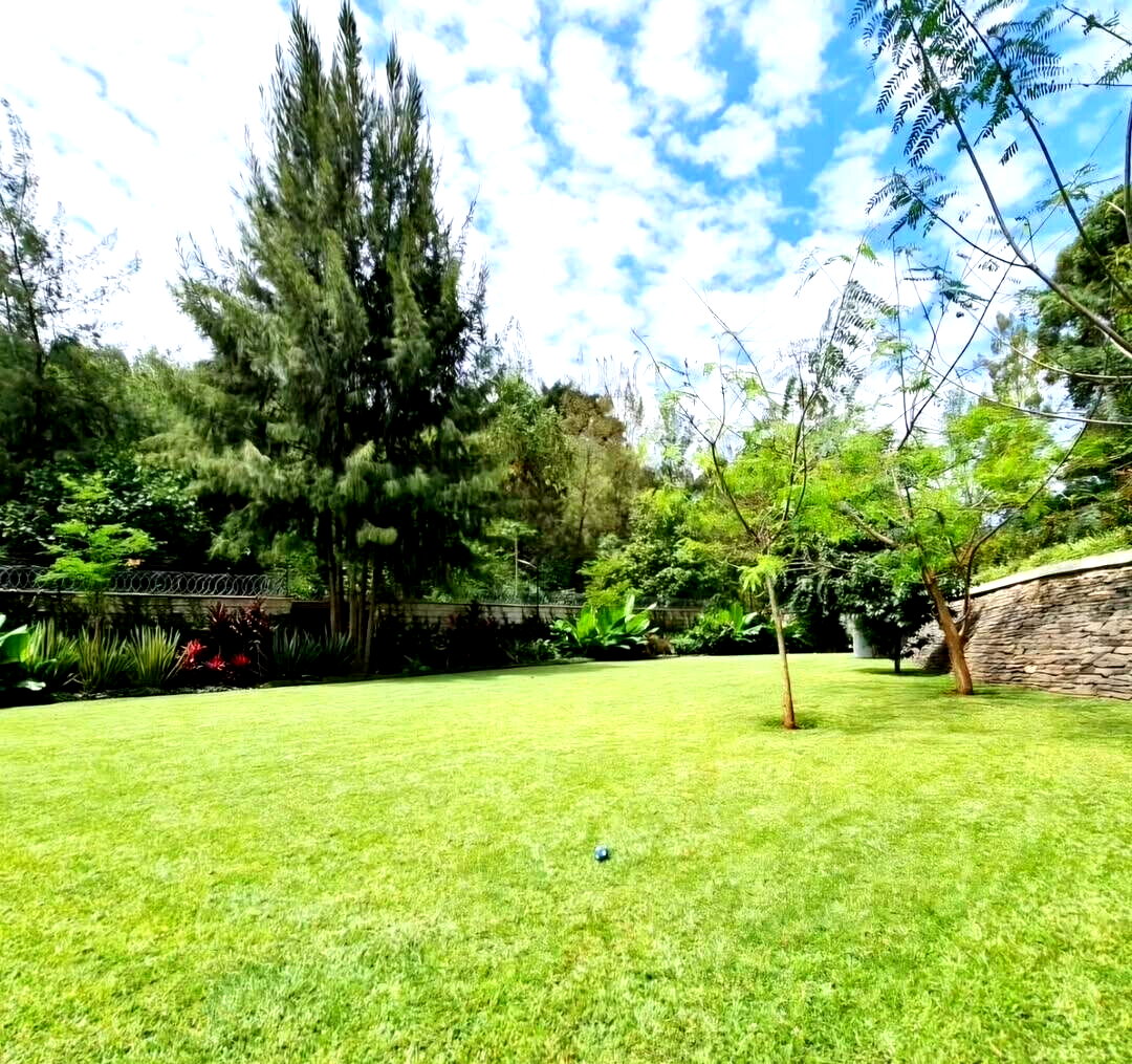 5 En-Suite Townhouse with Private Garden & Pool Access - Kitisuru