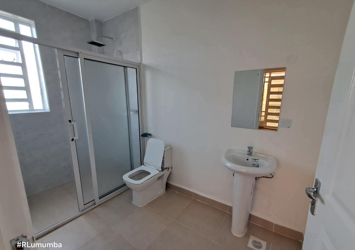4BR All-Ensuite Townhouse with Rooftop Gazebo & DSQ - Kitengela Yukos